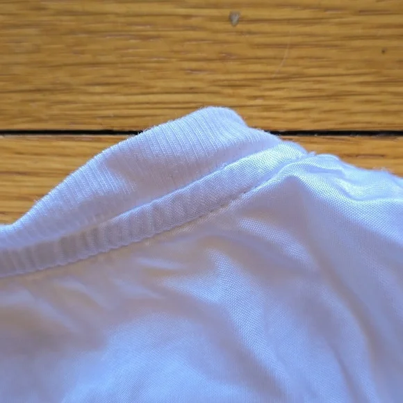 Nation LTD, White Short Sleeve Satiny T-Shirt, EUC, Women's M - Picture 11 of 13